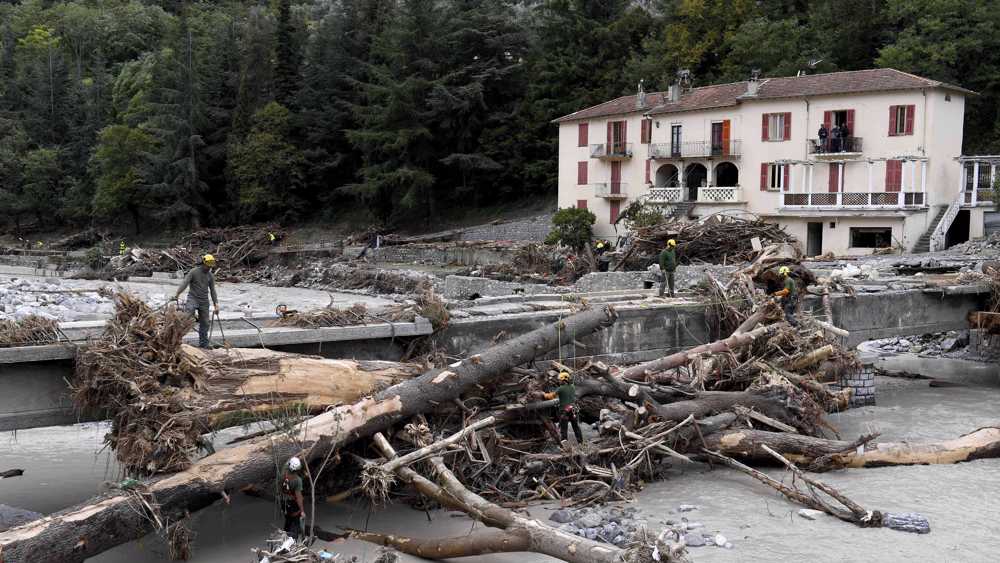 France, Italy step up rescue efforts after fatal floods