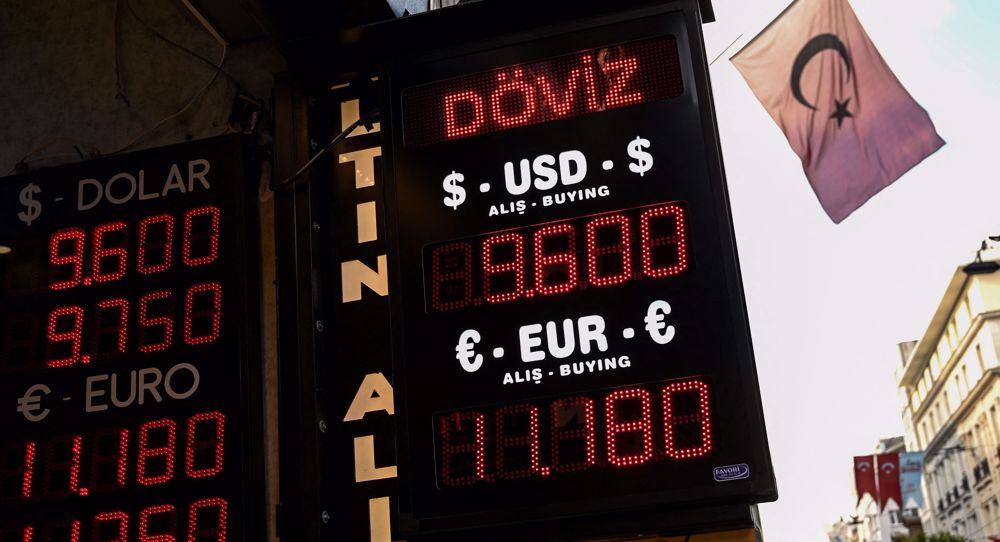 Turkish lira drops to historic low amid Ankara's tensions with West