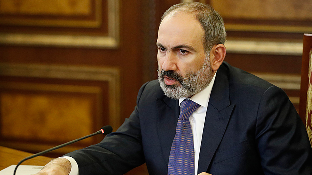 Armenia accuses Azerbaijan of violating border again, sacks defense minister