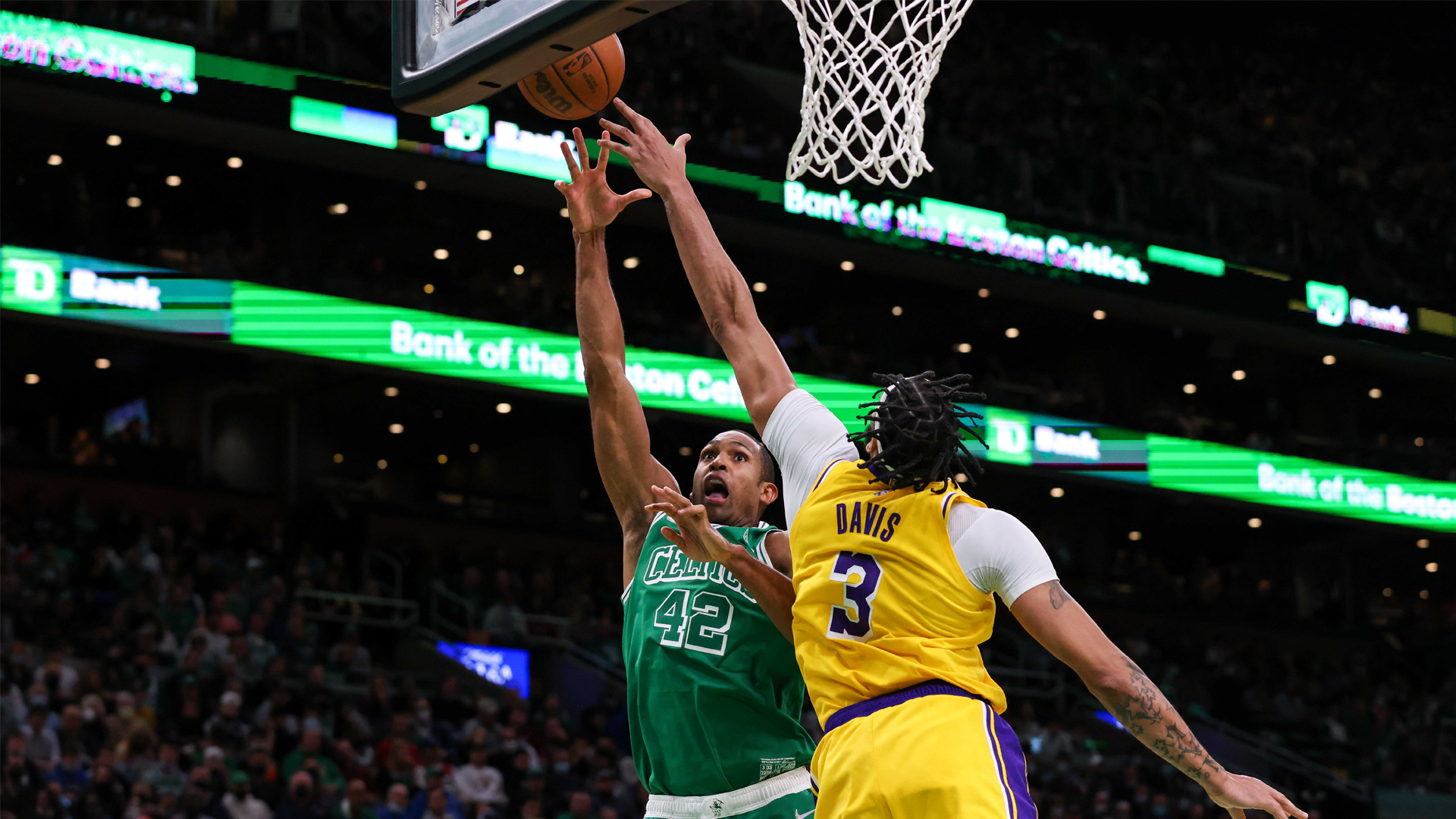 NBA: Boston Celtics 130-108 Los Angeles Lakers 