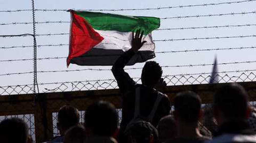 Gazans hold sit-in in solidarity with hunger striking prisoners