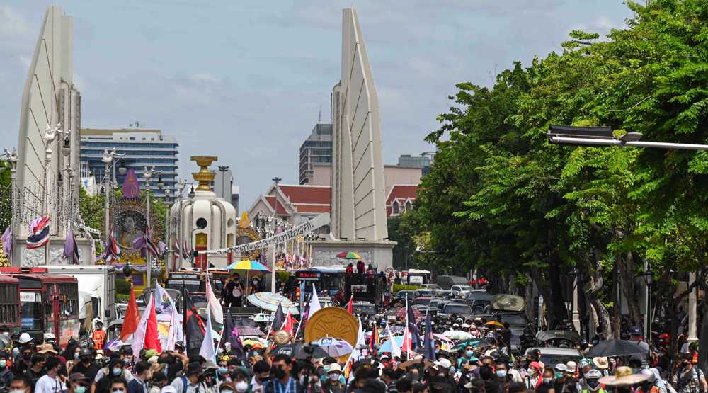 Thai protesters return to streets demanding constitutional changes