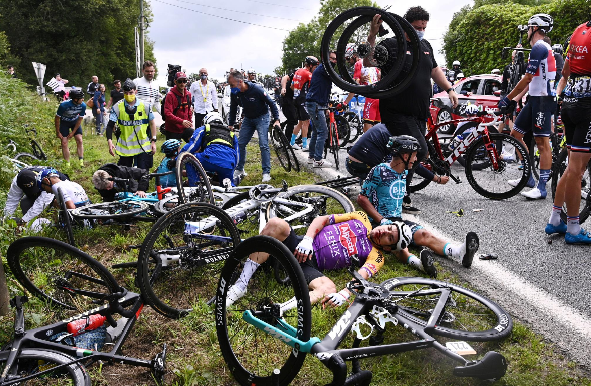 Cycling spectator who caused Tour de France crash still at large
