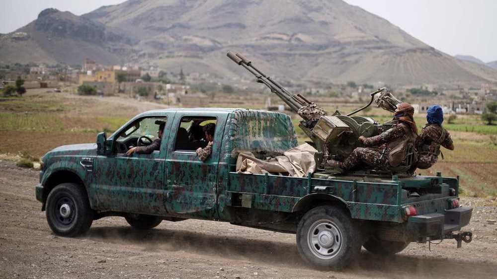 Yemeni army pummels Saudi-backed mercenaries, reclaims swaths of territory