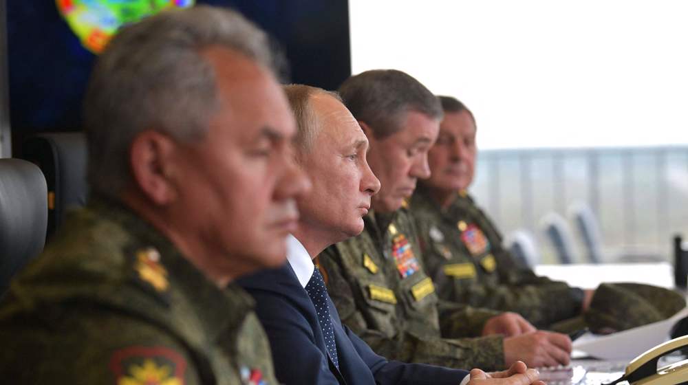 Russian President Putin inspects military drills
