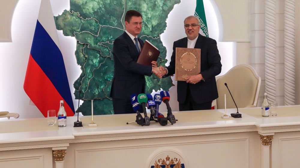 Iran, Russia sign new economic cooperation deals