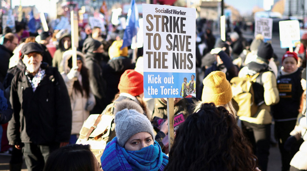Poor pay, conditions push UK nurses to walk out