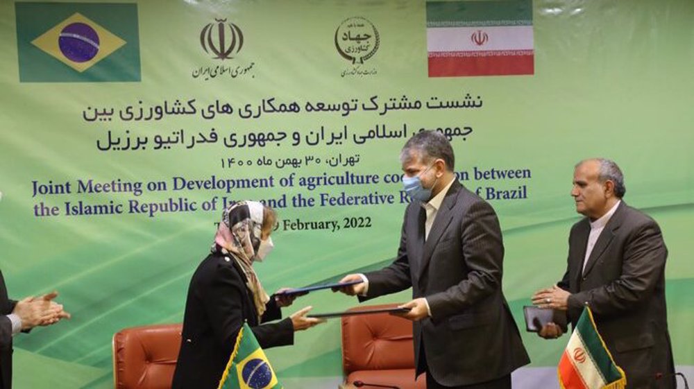 Iran, Brazil sign deal to barter fertilizer for feed
