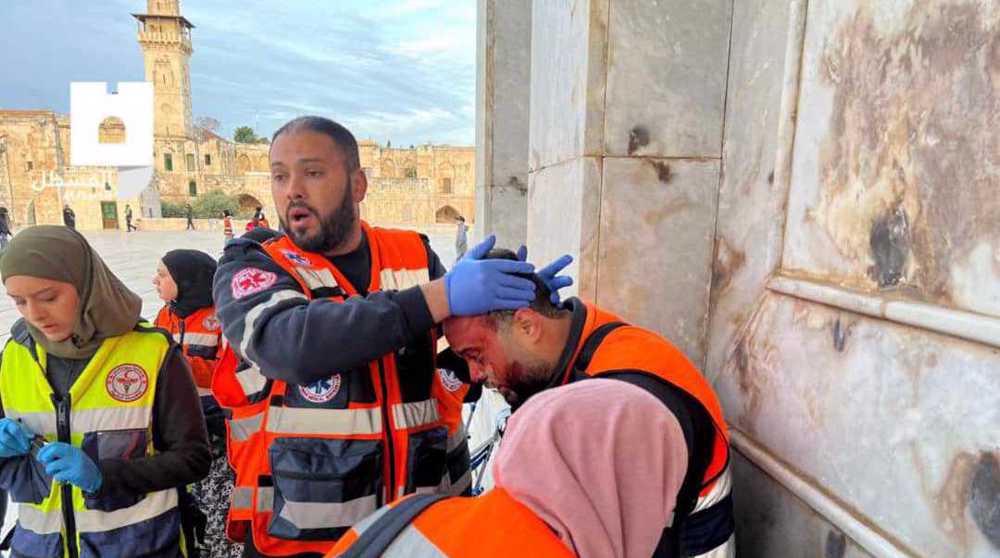 Dozens injured in fresh raid by Israeli forces on al-Aqsa Mosque 
