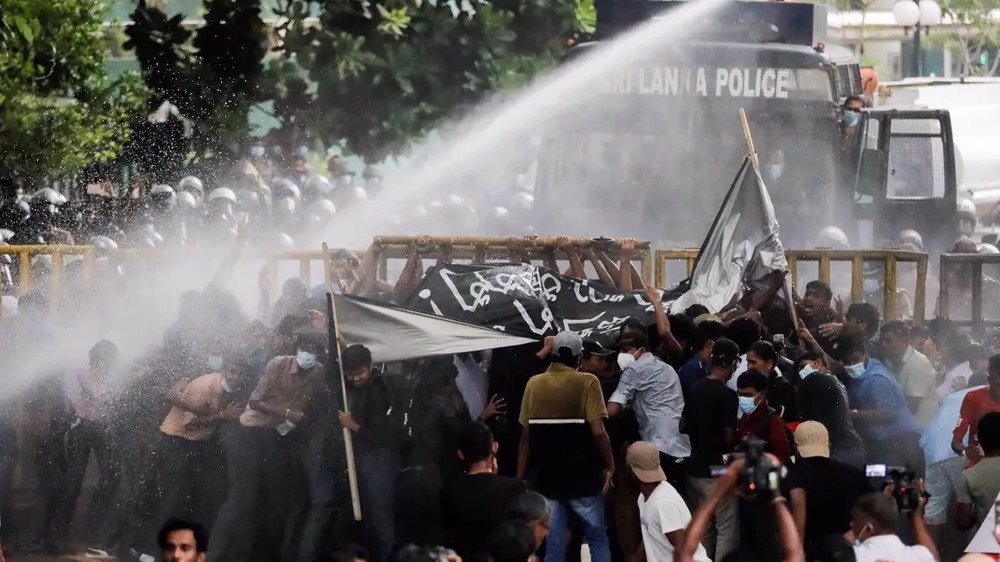 Sri Lanka unrest: Police tear gas students in fresh clashes