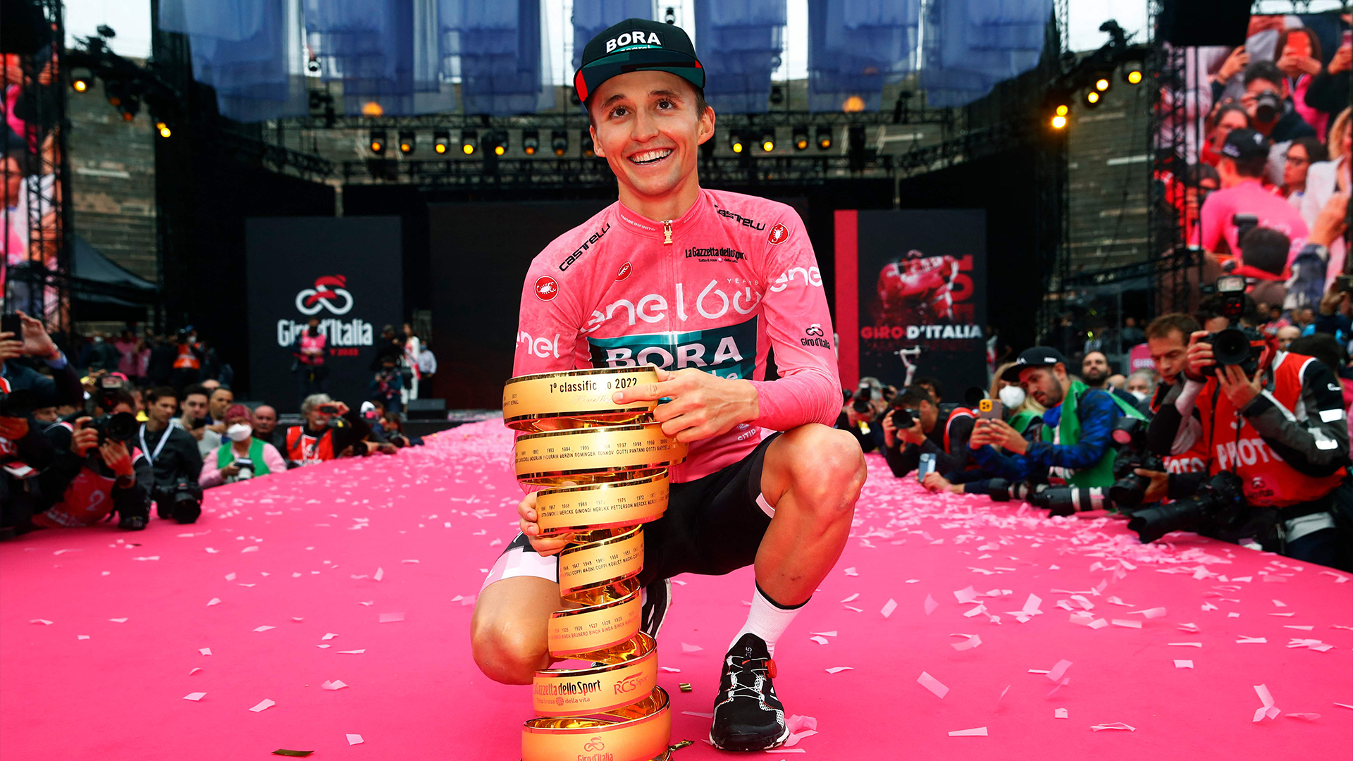 Hindley becomes 1st Australian to win Giro d'Italia