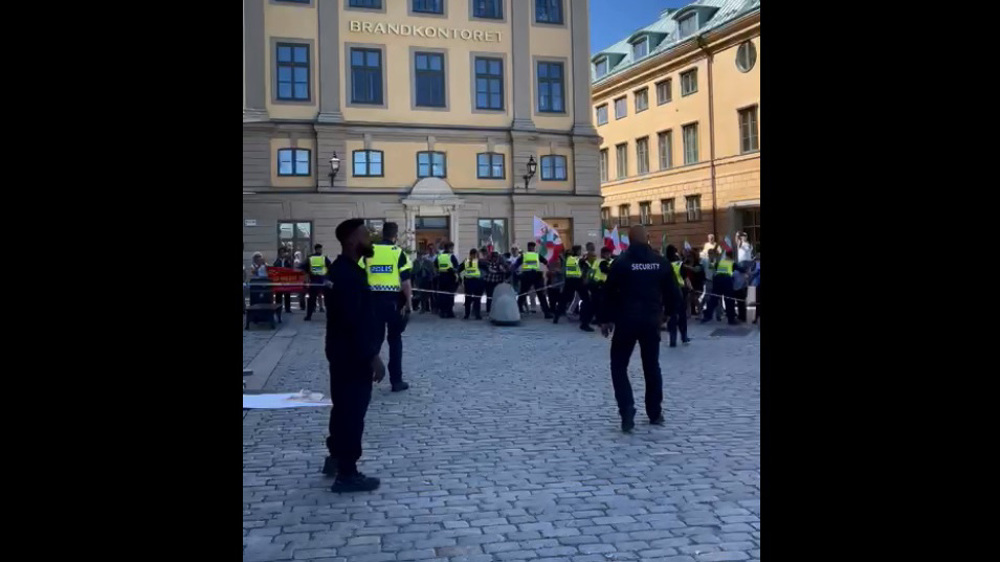 Video: MKO terrorists attack Sweden exhibition exposing their crimes