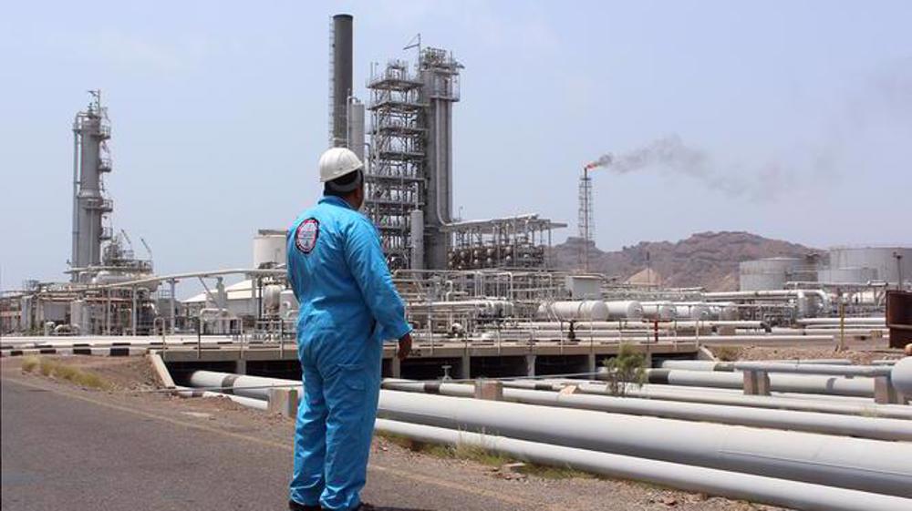 ‘Saudi-led coalition looting Yemeni oil, depositing revenues in Riyadh bank’