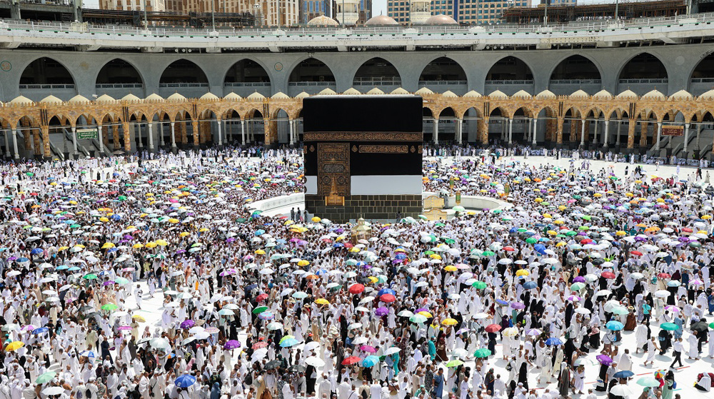 Pilgrims performing final rituals as Hajj nears end