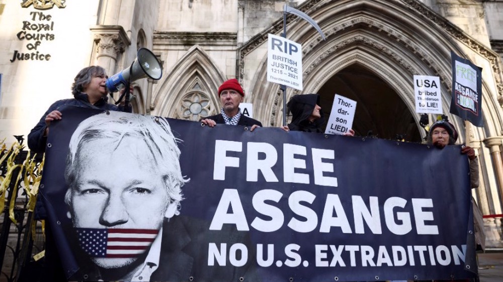 Assange lawyers sue CIA, its former director Pompeo for spying 