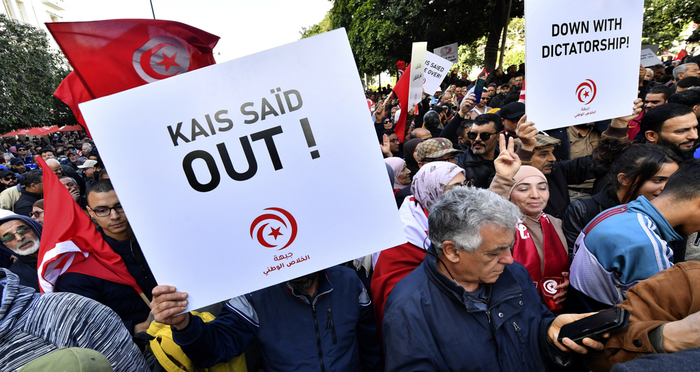 Tunisian parliamentary election intended to give out ‘an image of democracy’: Commentator 