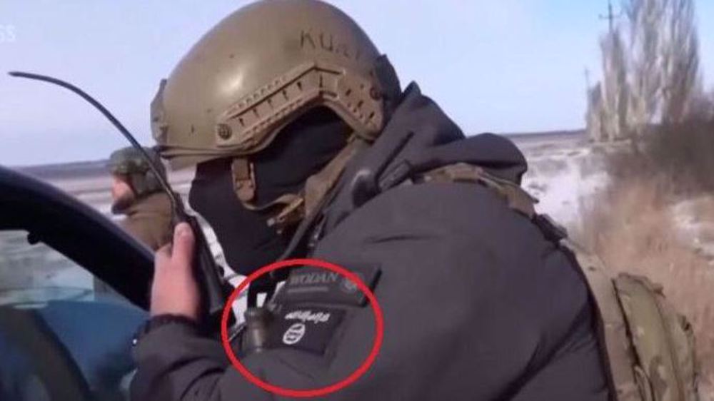 Ukrainian commander wears Daesh insignia on uniform, video shows