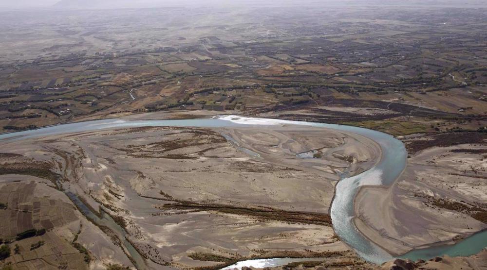 Foreign minister: Iran will not compromise on Hirmand River water right 
