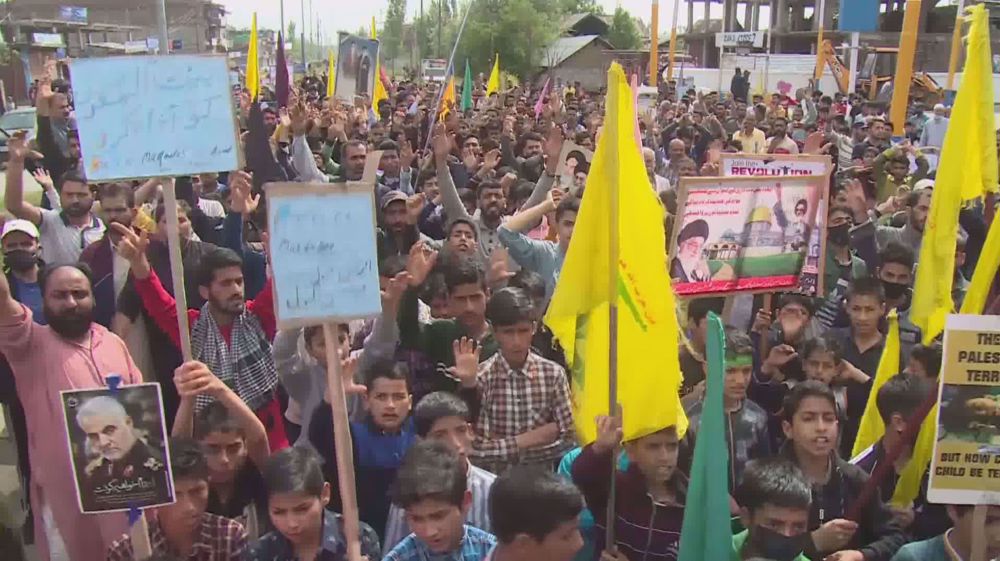 Kashmiri people boycott Israeli products in support of Palestine