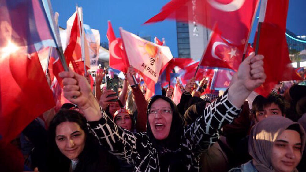 Turkey heads for historic election run-off with Erdogan leading