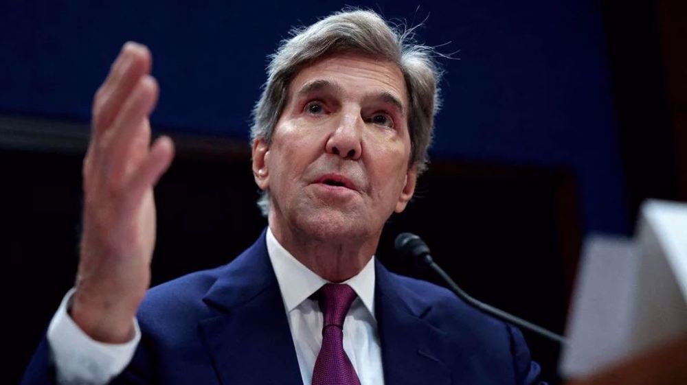 Kerry visits China as Washington, Beijing tensions remain high