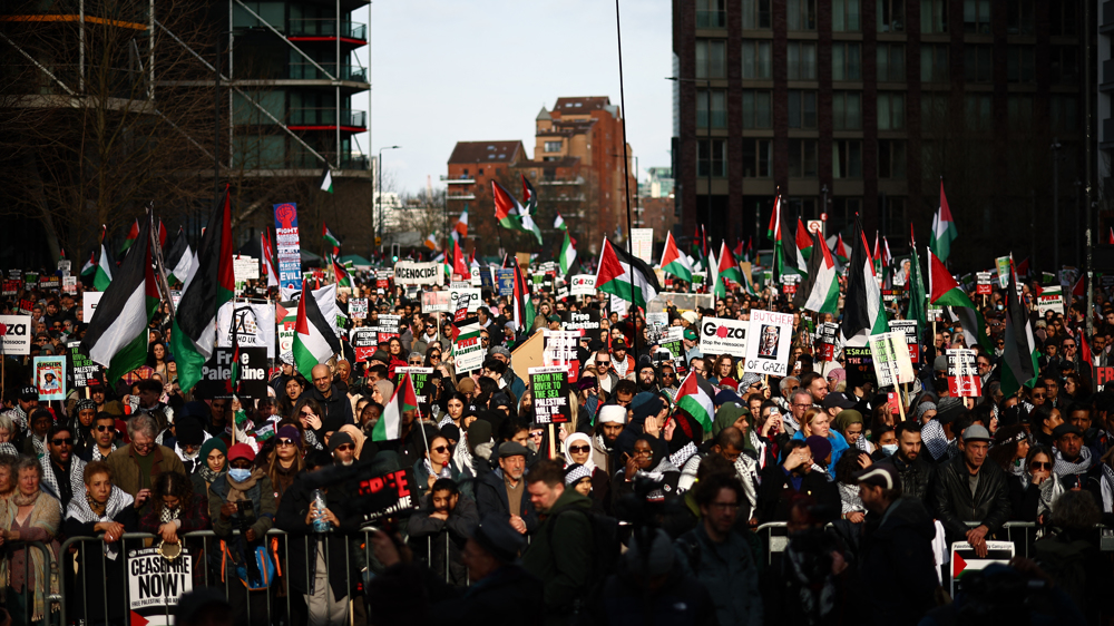 London protests: Tens of thousands call for ceasefire in Gaza 