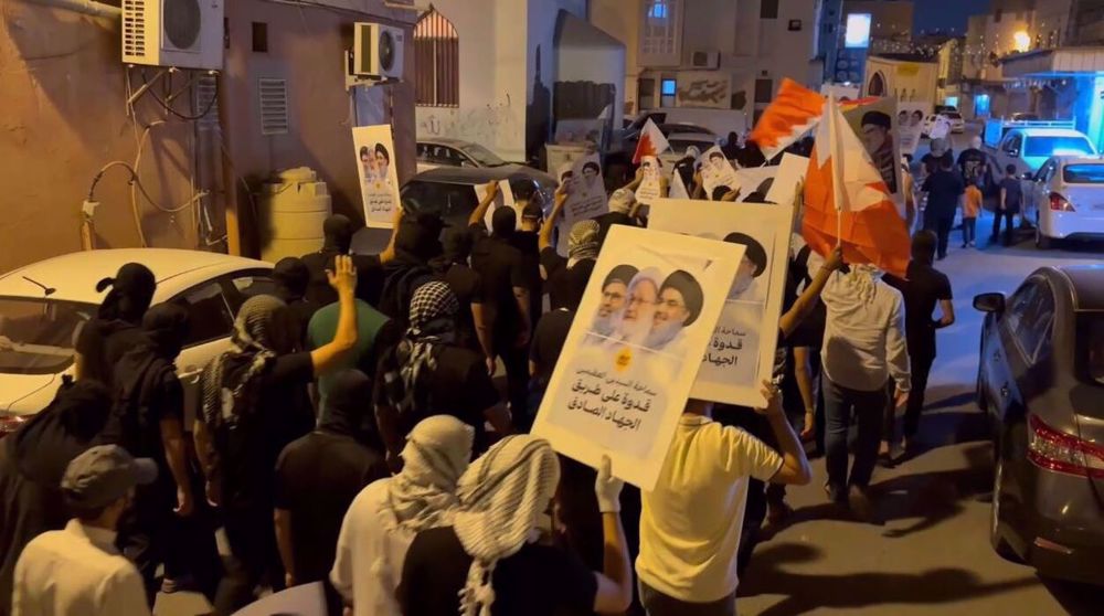 Bahrainis commemorate martyred Hezbollah leaders Nasrallah, Safieddine