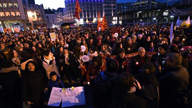 Hundreds protest against Trump in Brussels
