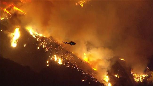 S California fire forces thousands to evacuate