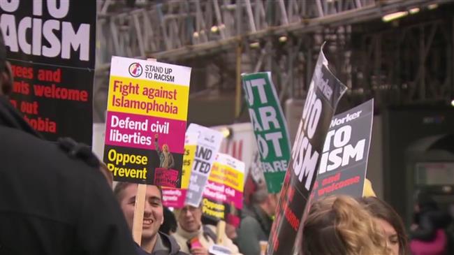 UK Islamophobic march in Birmingham draws protests 