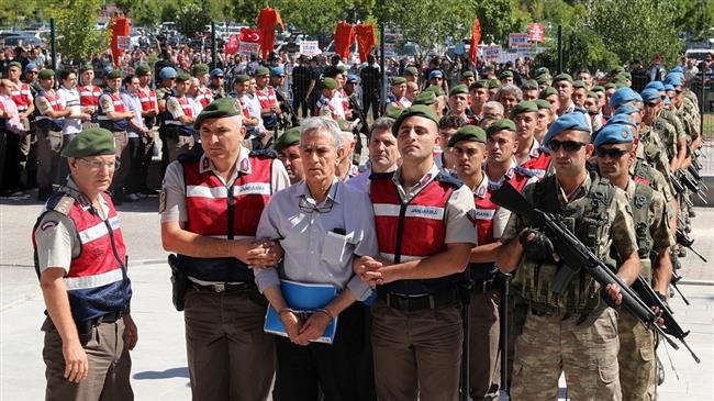 Turkey detains 74 on-duty soldiers over Gulen links