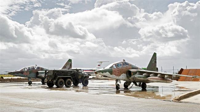 Russian warplanes pound Daesh positions in Syria's desert: Monitor