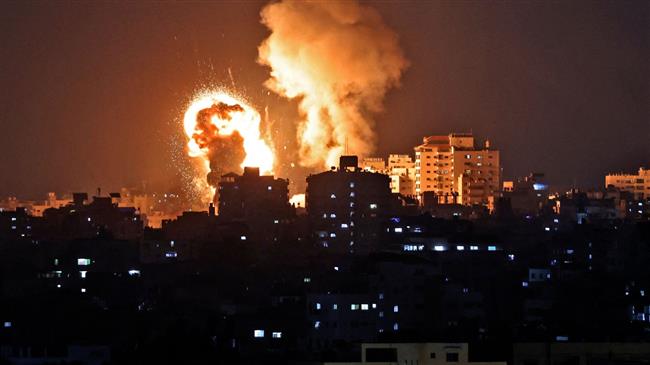 Israeli warplanes bomb Gaza Strip over fire balloons, protests