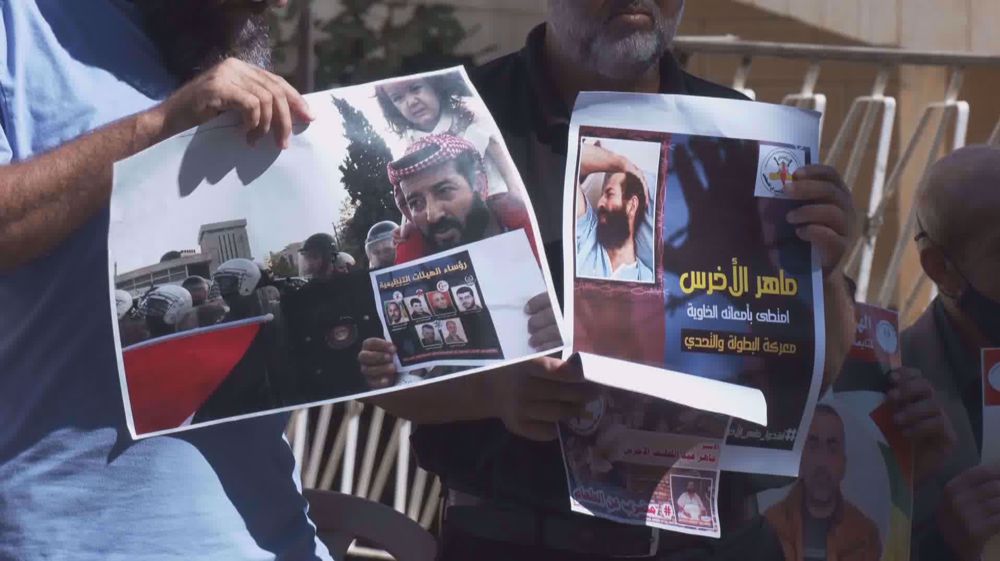 More prisoners join hunger strike in solidarity with fellow prisoner al-Akhras