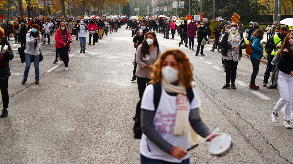 Spain's health workers protest against cuts