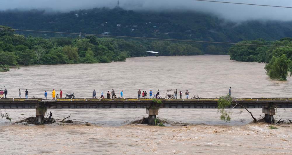 Hurricane Eta slams Central America, causes deadly mudslides