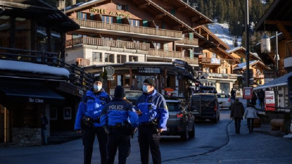 British skiers defy quarantine rules in Switzerland as fears of ‘British Virus’ spreads  