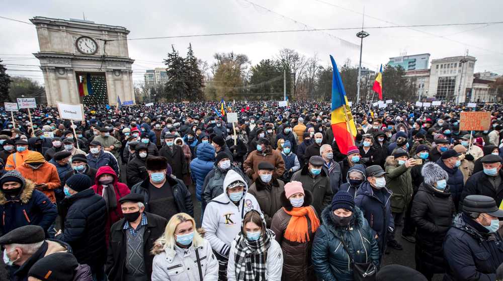 Thousands in Moldova call for government's resignation
