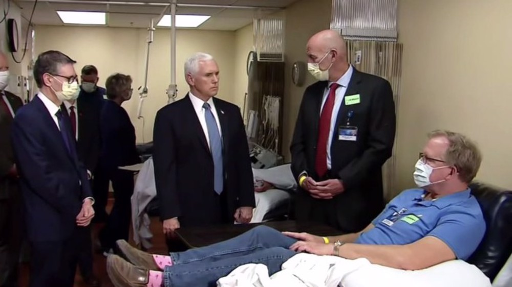 Pence flouts US hospital's mask policy during visit
