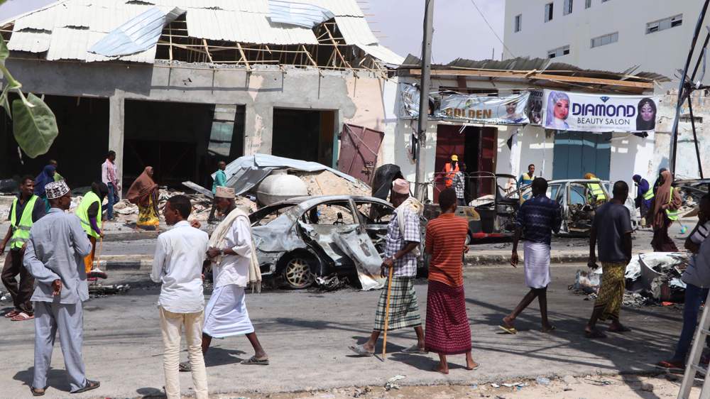 Bomb blast kills five, injures 20 in Somalia