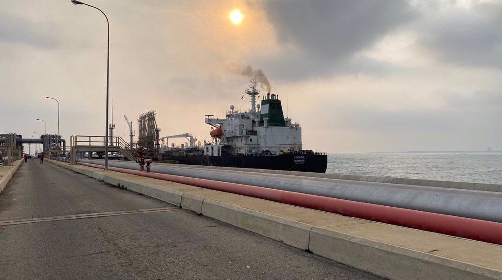 Mexican president offers to sell gasoline to Venezuela, defying US sanctions