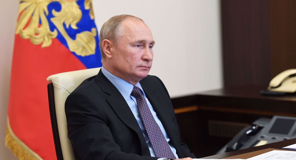 Putin slams tycoon over huge Arctic spill, declares emergency 