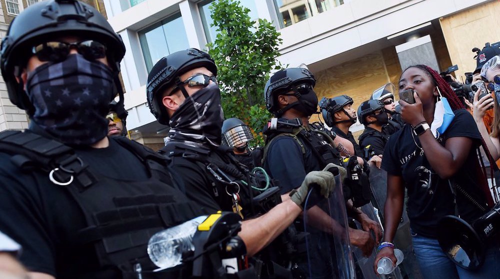 Unidentified armed police in Washington spark fears 