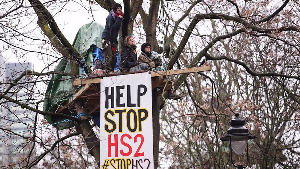 Environmental protesters tunnel under London to resist eviction