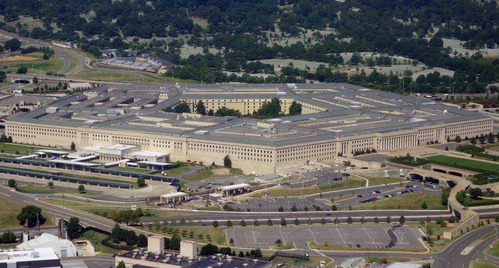 10 ex-Pentagon chiefs warn Trump 