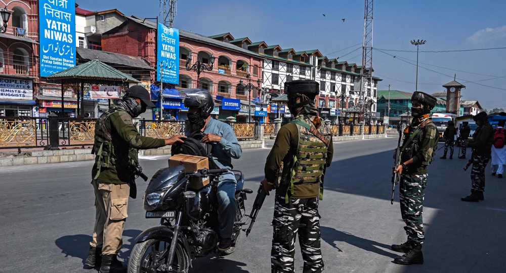 Indian police detain hundreds in sweeping crackdown across Kashmir 