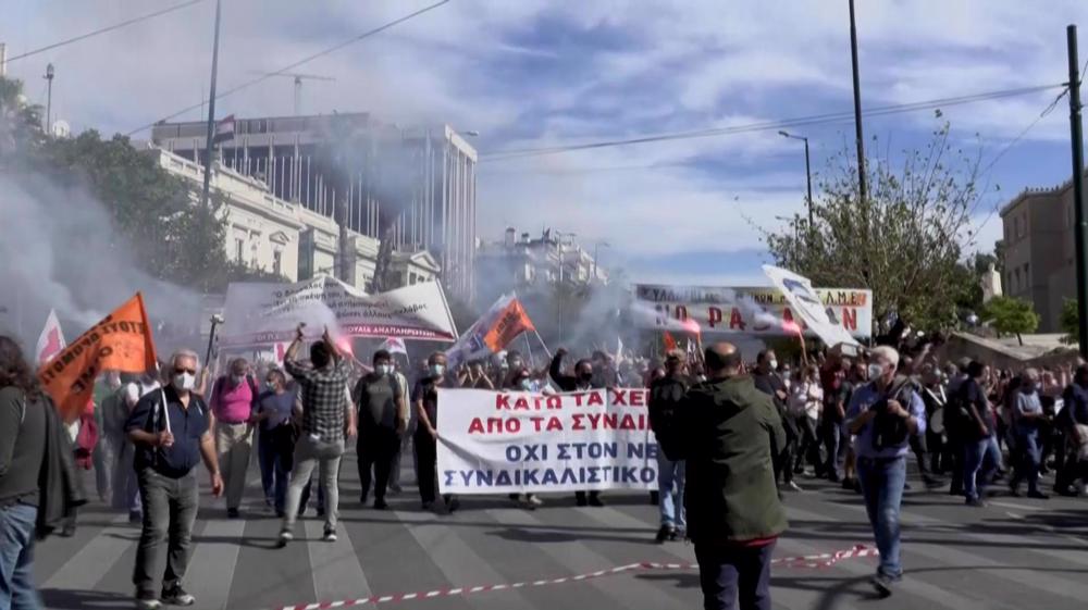 Teachers launch 24-hour strike to protest Greek education reforms