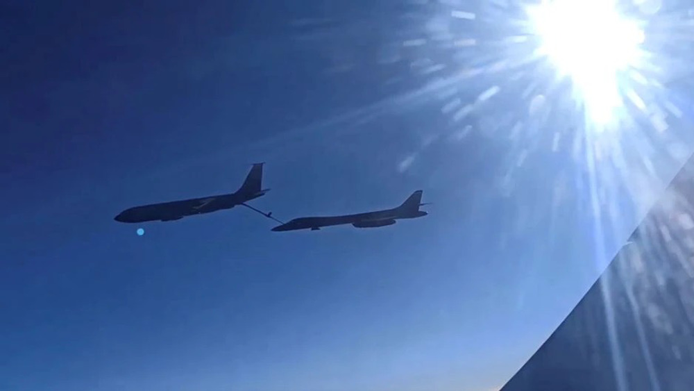 Russian aircraft 'escort' two US warplanes over Black Sea