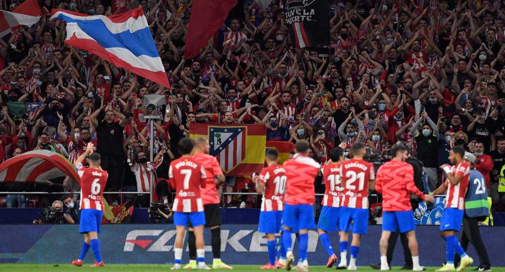 Atletico Madrid beat Barcelona 2-0 at home