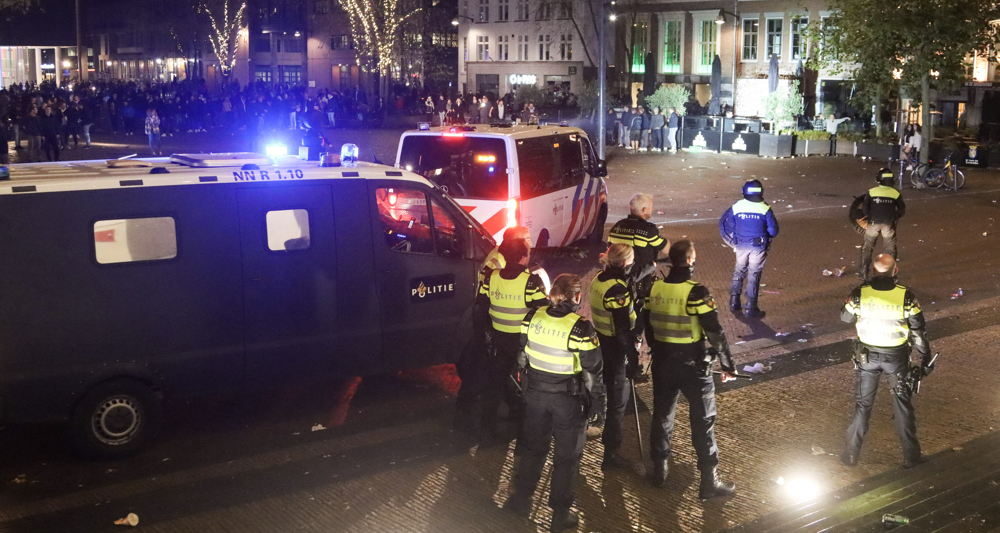 Many injured, arrested as Dutch police clashes with protesters for third night in row